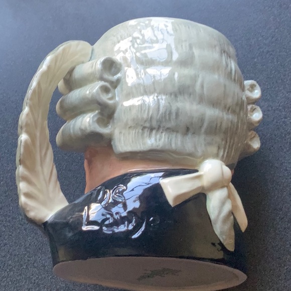 The Lawyer Toby Jug - Picture 2 of 3